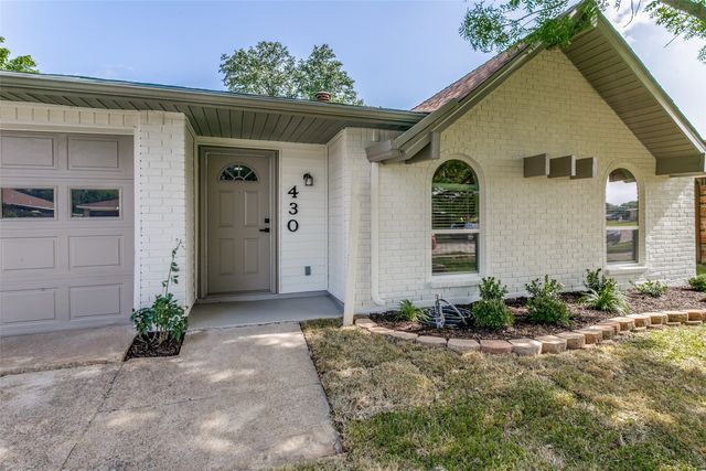 430 E Grenoble Drive, Grand Prairie, TX 75052