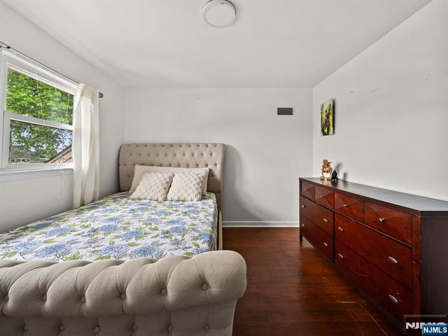 17 Ravine Court, Clifton, NJ 07013
