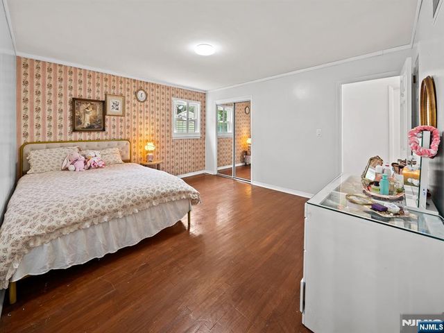 17 Ravine Court, Clifton, NJ 07013