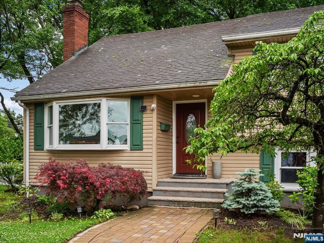 17 Ravine Court, Clifton, NJ 07013