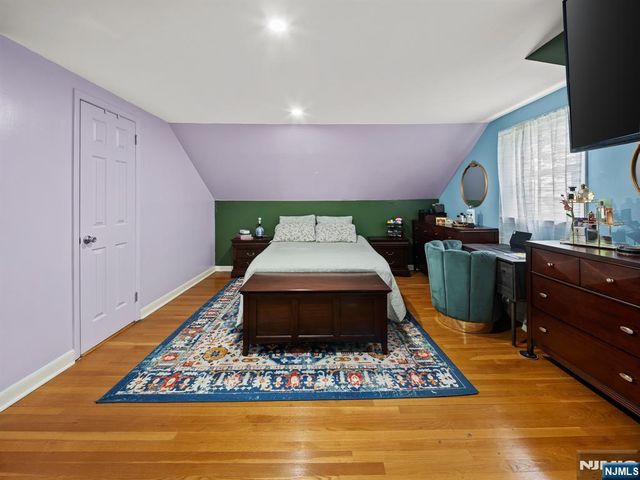 17 Ravine Court, Clifton, NJ 07013
