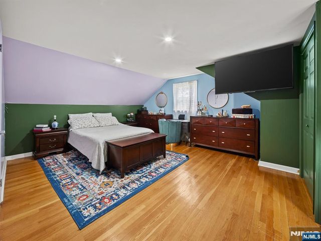 17 Ravine Court, Clifton, NJ 07013