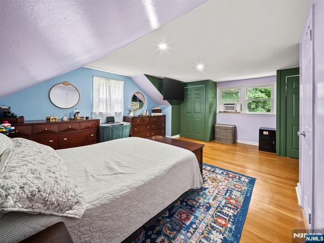 17 Ravine Court, Clifton, NJ 07013