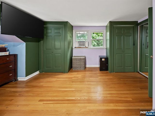 17 Ravine Court, Clifton, NJ 07013