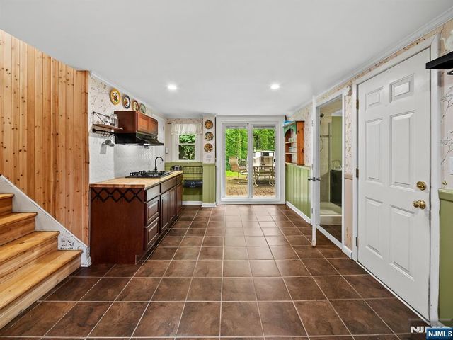 17 Ravine Court, Clifton, NJ 07013