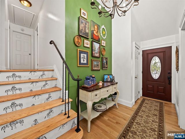 17 Ravine Court, Clifton, NJ 07013