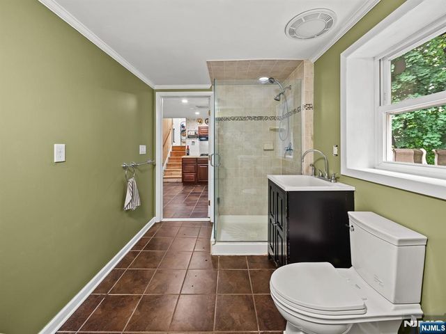 17 Ravine Court, Clifton, NJ 07013