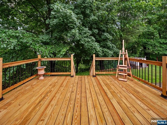 17 Ravine Court, Clifton, NJ 07013