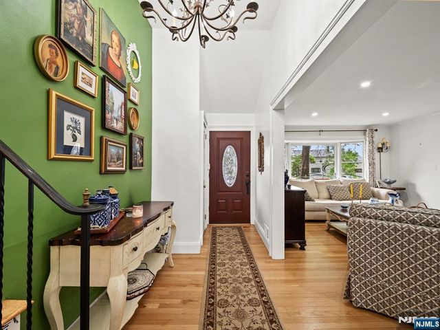 17 Ravine Court, Clifton, NJ 07013