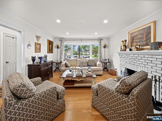17 Ravine Court, Clifton, NJ 07013