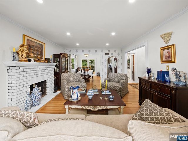 17 Ravine Court, Clifton, NJ 07013