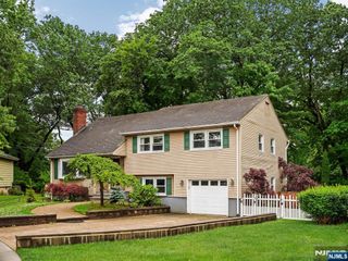 17 Ravine Court, Clifton, NJ 07013