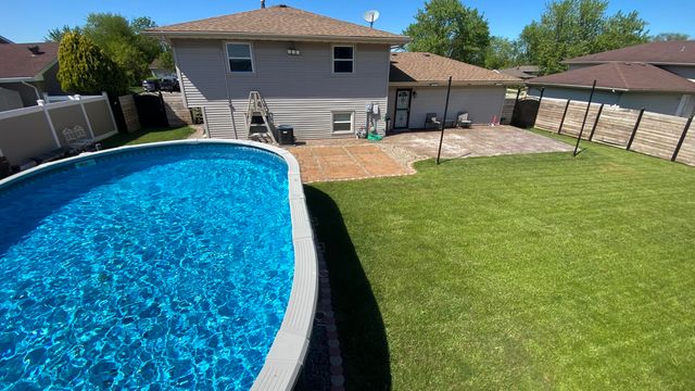 4091 W 76th Lane, Merrillville, IN 46410