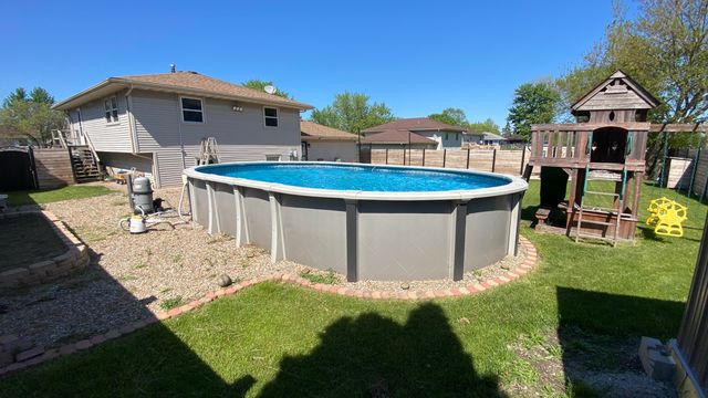 4091 W 76th Lane, Merrillville, IN 46410