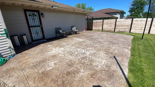 4091 W 76th Lane, Merrillville, IN 46410