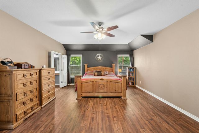 30013 Edgewood DR, Georgetown, TX 78628