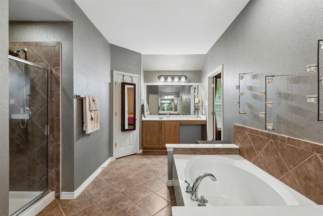 30013 Edgewood DR, Georgetown, TX 78628