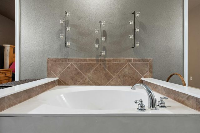 30013 Edgewood DR, Georgetown, TX 78628