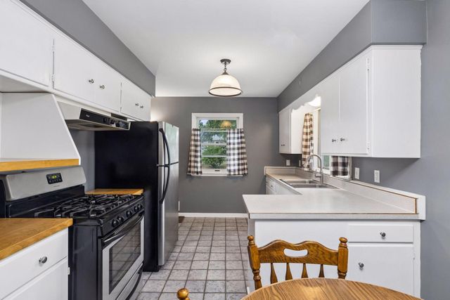 157 Poplar Street W, South Saint Paul, MN 55075