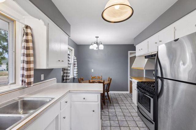 157 Poplar Street W, South Saint Paul, MN 55075