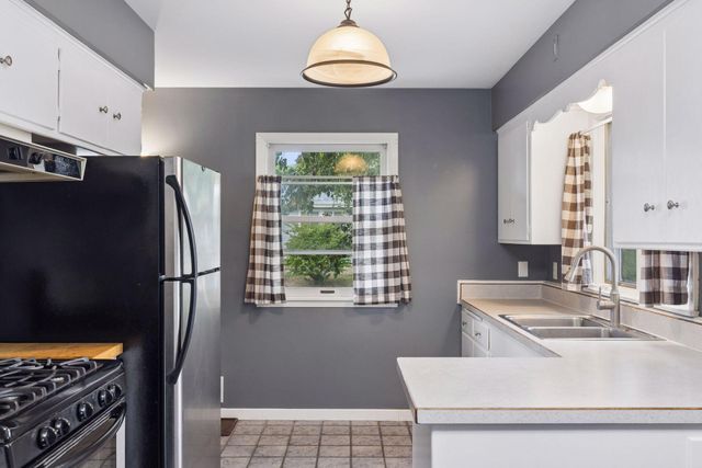 157 Poplar Street W, South Saint Paul, MN 55075