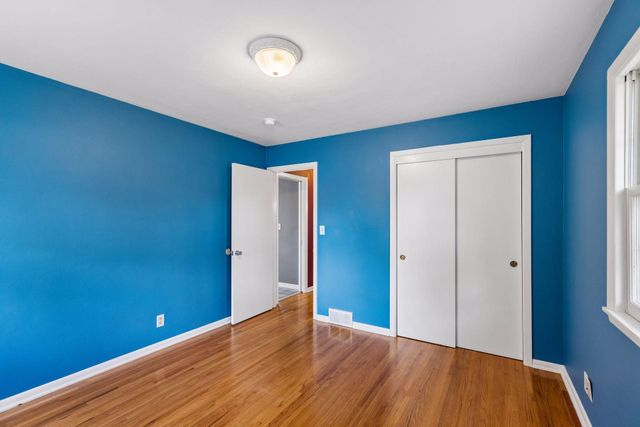 157 Poplar Street W, South Saint Paul, MN 55075