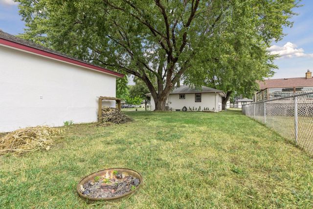 157 Poplar Street W, South Saint Paul, MN 55075