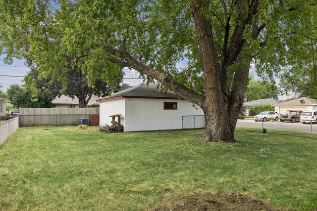 157 Poplar Street W, South Saint Paul, MN 55075