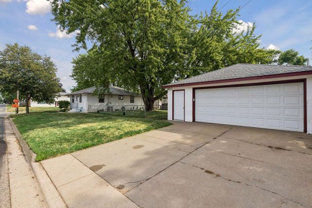 157 Poplar Street W, South Saint Paul, MN 55075