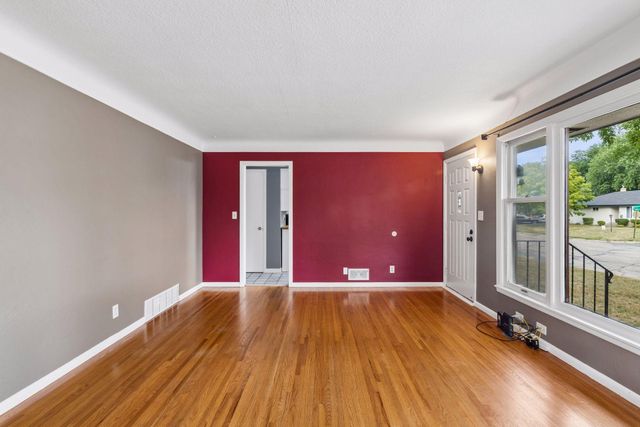 157 Poplar Street W, South Saint Paul, MN 55075