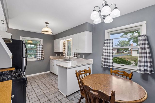 157 Poplar Street W, South Saint Paul, MN 55075
