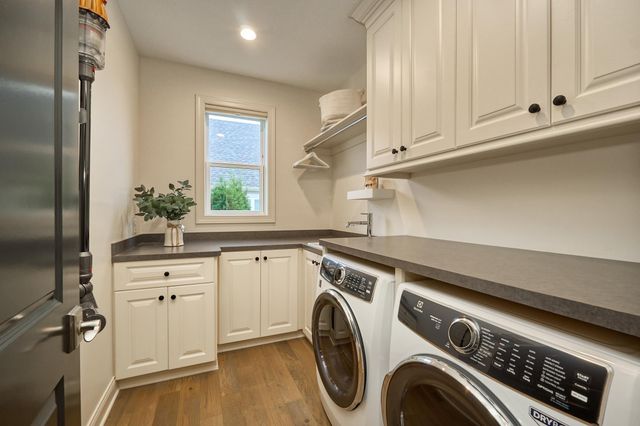 208 Byrondale Avenue, Wayzata, MN 55391