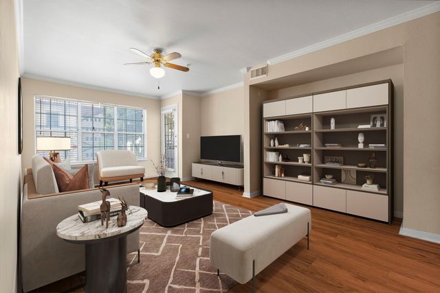 501 W 26th ST 214, Austin, TX 78705