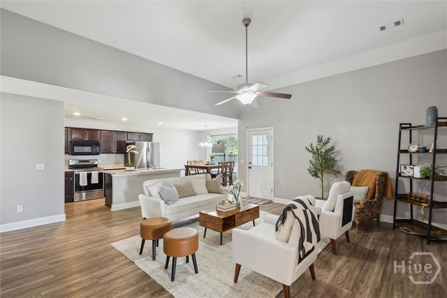 35 Bonnie Circle, Ellabell, GA 31308