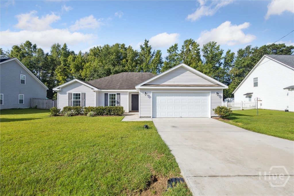 35 Bonnie Circle, Ellabell, GA 31308