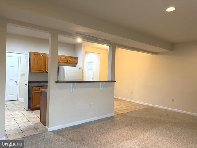 2048 POWELL DR, Chambersburg, PA 17201