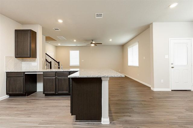 5131 Shelby Katherine Drive, Rosharon, TX 77583