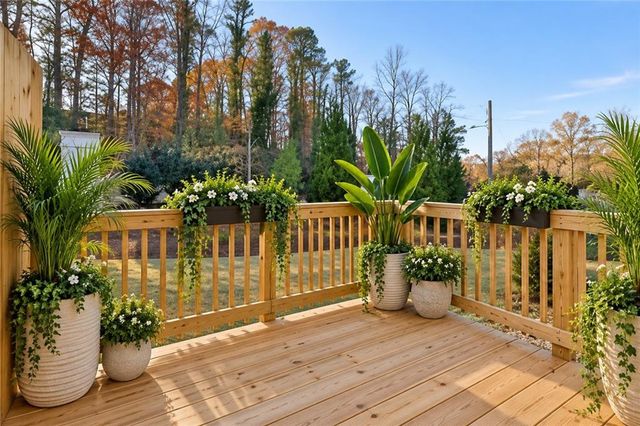 8026 Linfield Way, Sandy Springs, GA 30350