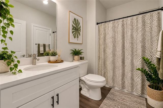 8026 Linfield Way, Sandy Springs, GA 30350