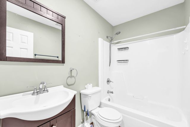 634 Stateline Rd, Oak Grove, KY 42262