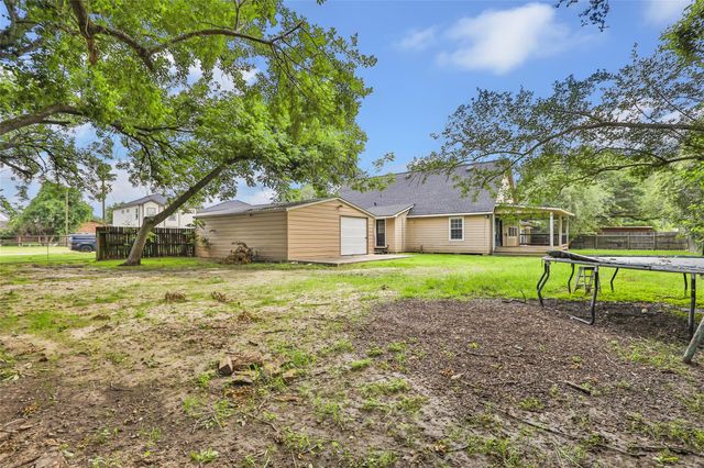 202 E Kay Street, Dayton, TX 77535