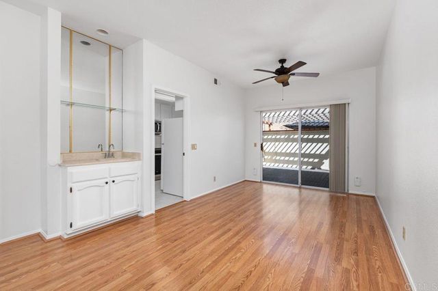 7768 Caminito Monarca 109, Carlsbad, CA 92009