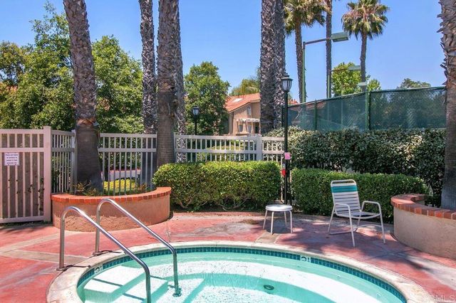 7768 Caminito Monarca 109, Carlsbad, CA 92009