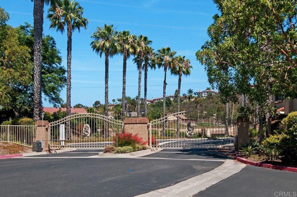 Image 39 of property listing at 7768 Caminito Monarca 109, Carlsbad, CA 92009