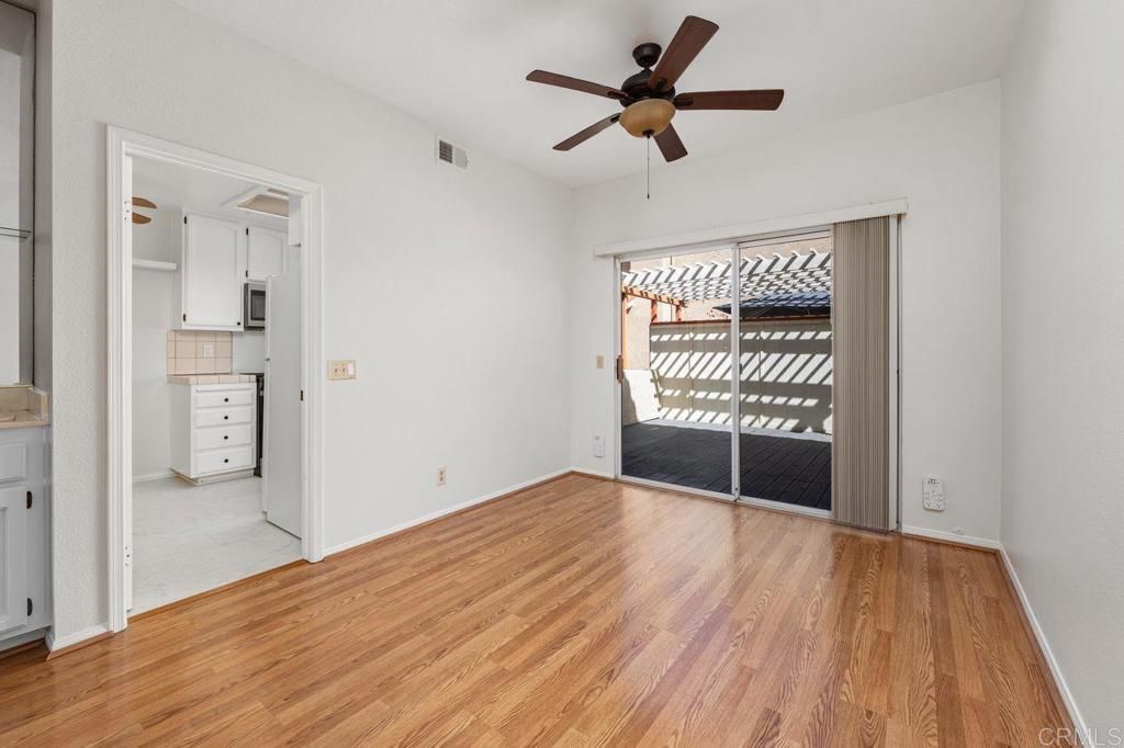 Image 5 of property listing at 7768 Caminito Monarca 109, Carlsbad, CA 92009