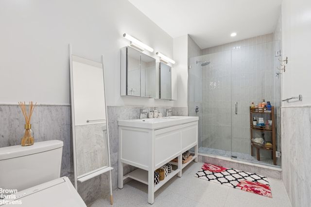 463 W 142nd St Apt 2B, New York City, NY 10031