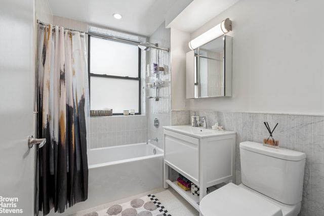 463 W 142nd St Apt 2B, New York City, NY 10031
