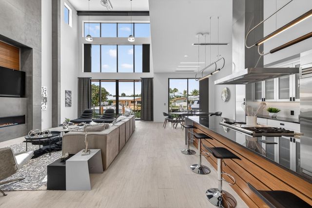 5211 NE 32nd Avenue, Fort Lauderdale, FL 33308