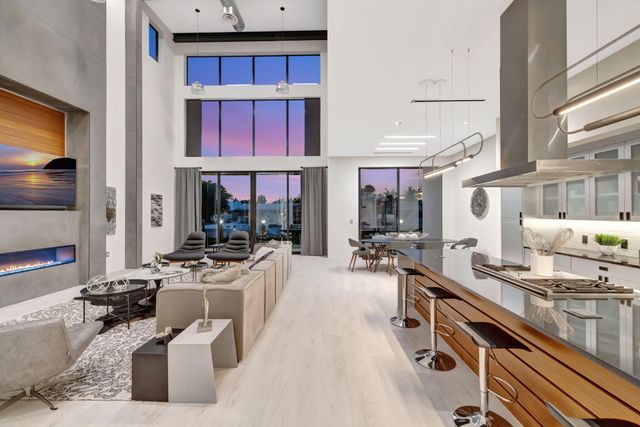 5211 NE 32nd Avenue, Fort Lauderdale, FL 33308