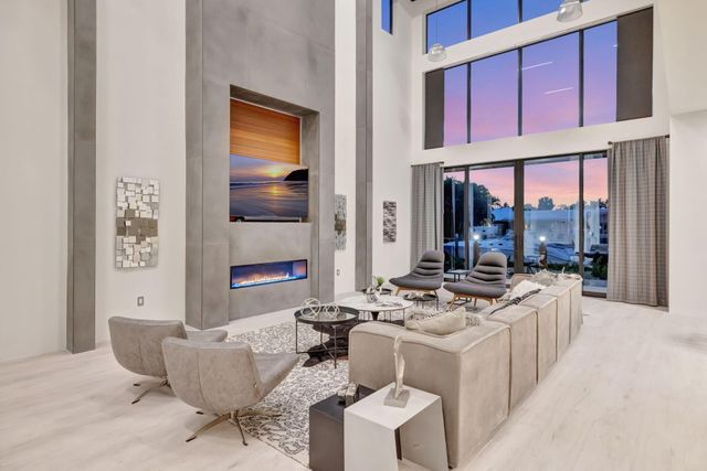 5211 NE 32nd Avenue, Fort Lauderdale, FL 33308